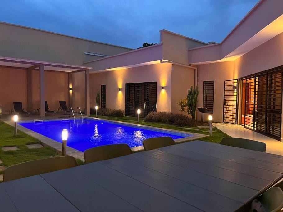 Villa 4 Chambres Avec Piscine Sur Kribi Exterior photo